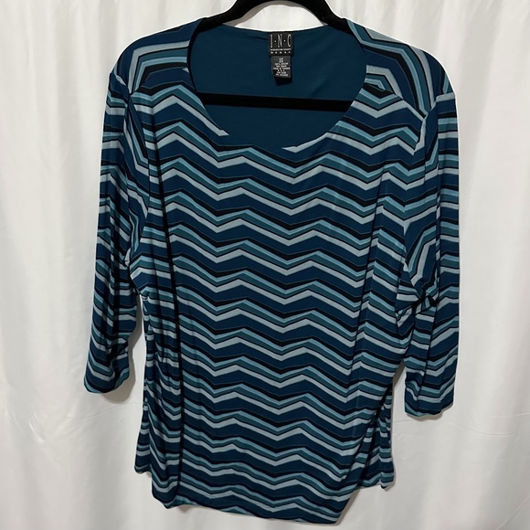 INC Stretch Woman Blue Chevron Print Stretch Quarter Sleeve Shirt 2X - Picture 1 of 7